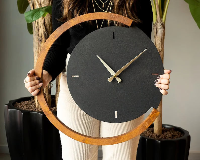 Lunar Loop – Silent Modern Wall Clock
